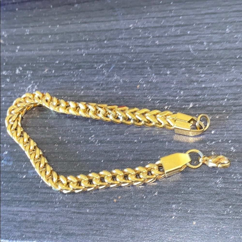 8.5” Gold Plated bracelet